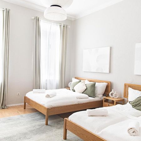 Spacious Apartment, 3 Min To U1 Reumannplatz Vienna Exterior photo