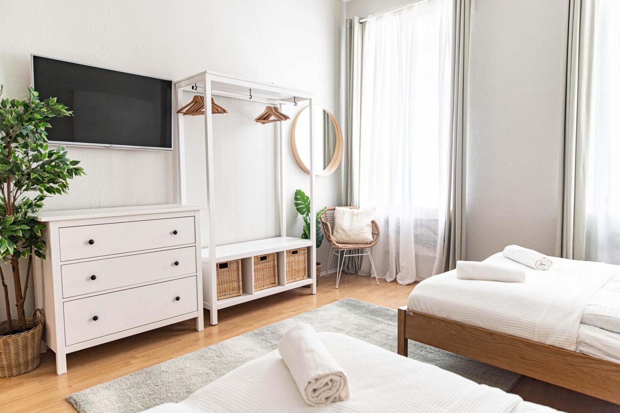 Spacious Apartment, 3 Min To U1 Reumannplatz Vienna Exterior photo
